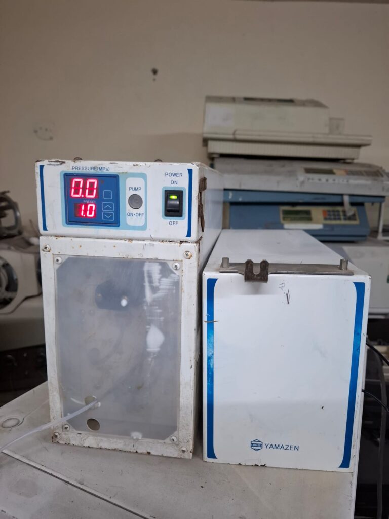 Yamazen laboratory pressure pump with digital MPa pressure controller